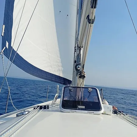 Bateau-hôtel Swing Corfu (city)